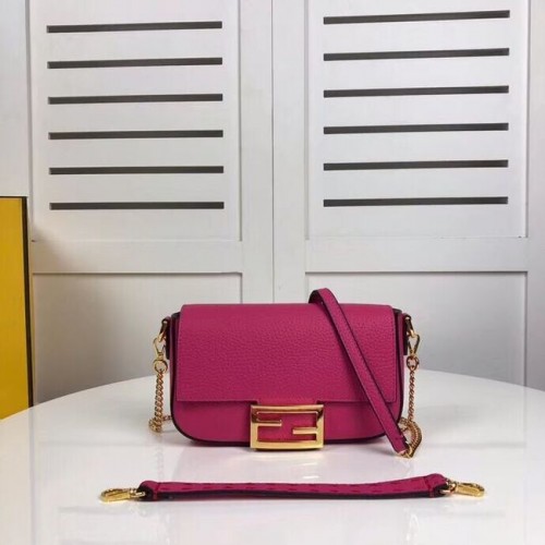Borsa Fendi BAGUETTE in pelle F2467 rosa