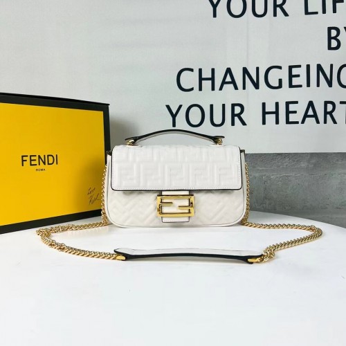 Borsa in nappa Fendi Baguette Beige F0881 Beige