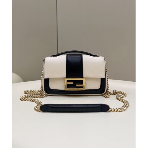 Fendi Baguette Borsa in pelle di pecora 8BR6551 Crema nera