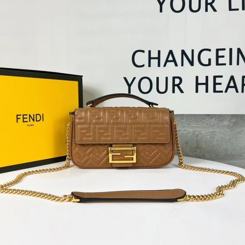 Borsa Fendi Baguette in nappa F0881 marrone