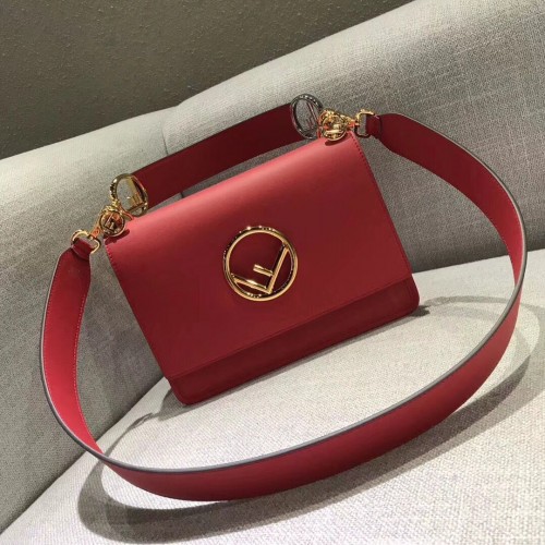 Borsa a tracolla con patta in pelle di vitello Fendi 6695 rossa