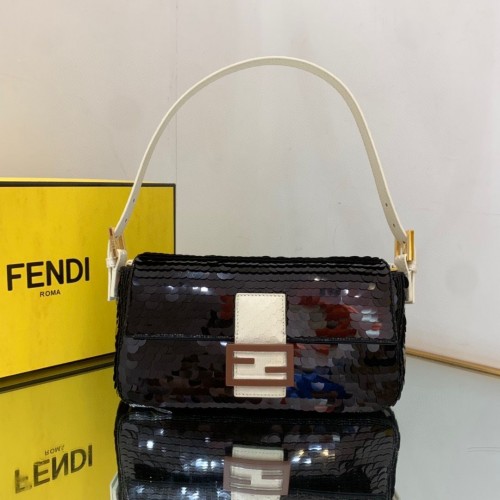 Borsa Fendi FF Baguette in metallo dorato con paillettes ricamate 2017 nera