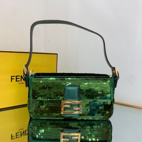 Borsa Fendi FF Baguette in metallo dorato con paillettes ricamate 2017 Verde