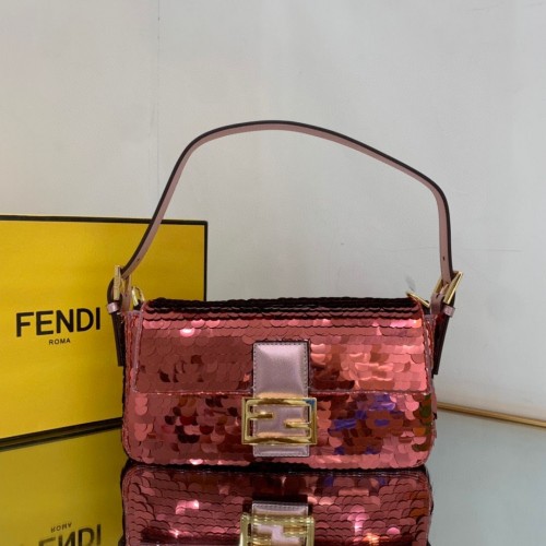 Borsa Fendi FF Baguette in metallo dorato con paillettes ricamate 2017 Vino