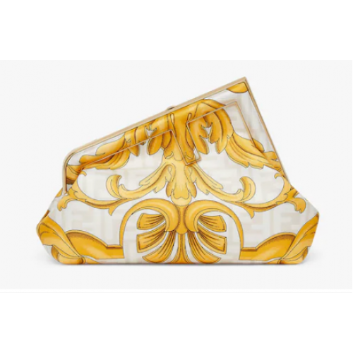 Borsa Fendi First Small Fendace bianca in seta stampata 8BP129