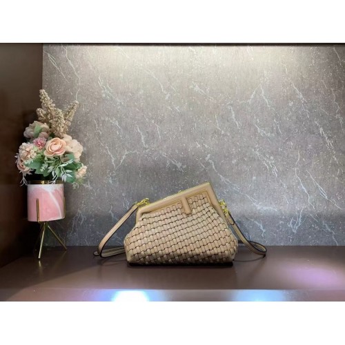 Borsa Fendi First Small in pelle intrecciata 8BP129A albicocca