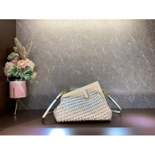 Borsa Fendi First Small in pelle intrecciata 8BP129A crema