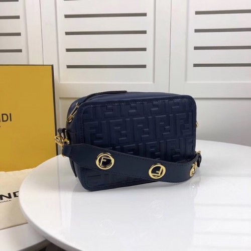 Fendi MINI CAMERA CASE borsa in pelle 8BS019A blu