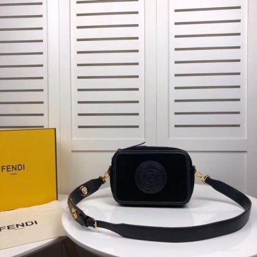 Borsa Fendi MINI CAMERA CASE in camoscio 8BS019A nera