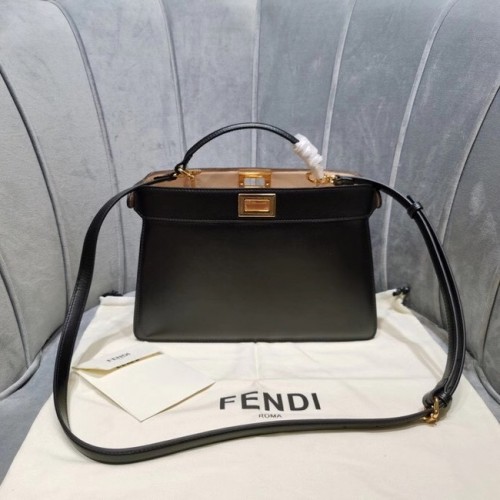 Borsa Fendi PEEKABOO ISEEU EAST-WEST in pelle 8BN323A nera