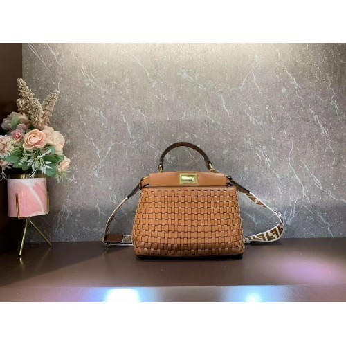Borsa Fendi Peekaboo Mini in pelle intrecciata 8BN244A marrone