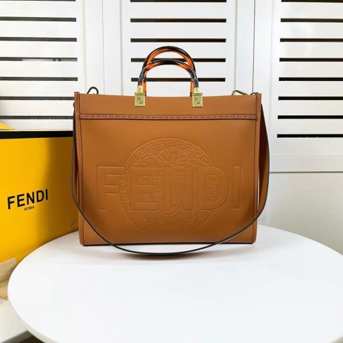 Fendi Sunshine Medium Fendace Shopper Logo in pelle nera stampata F0873 marrone
