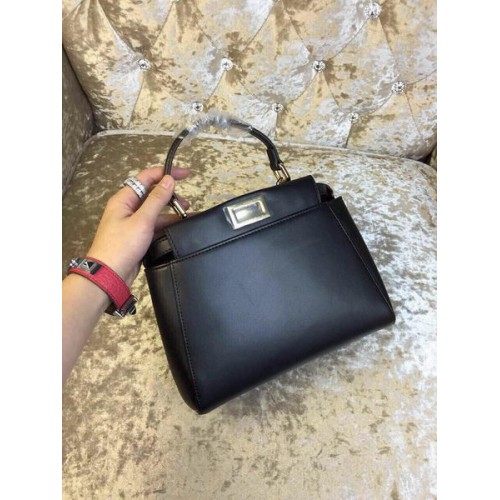 Borsa Fendi mini Peekaboo in pelle di vitello 30320 nera