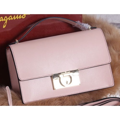 Borsa a Spalla Media in Pelle di Vitello Ferragamo SF099 Rosa