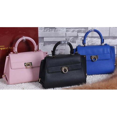 Borsa a spalla media in pelle di vitello Ferragamo SF588478