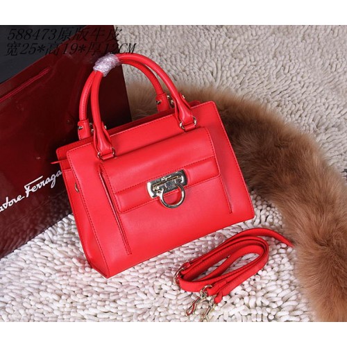 Borsa a spalla Ferragamo Tote in pelle di vitello 588473 rossa