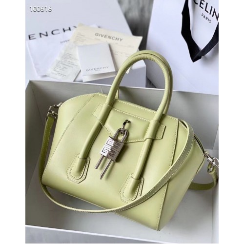 Givenchy Borsa Antigona piccola in pelle di vitello granulata originale BB0512 verde chiaro