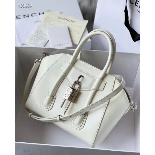 Givenchy Borsa Antigona piccola in pelle di vitello granulata originale BB0512 bianca