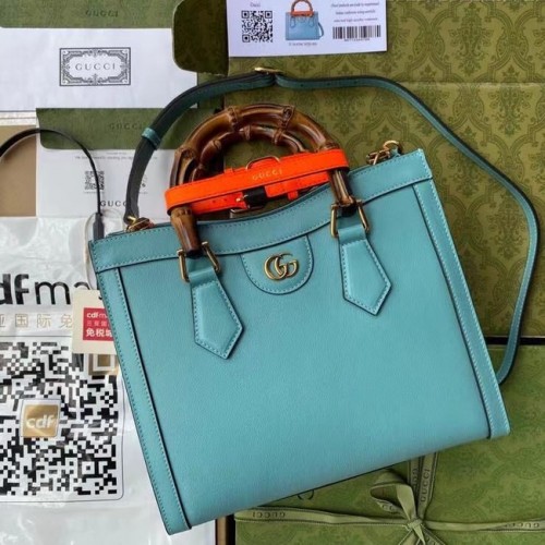 Borsa tote piccola Gucci Diana 660195 celeste
