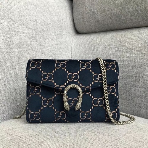 Portafoglio mini catena in velluto Gucci Dionysus GG 401231 blu scuro