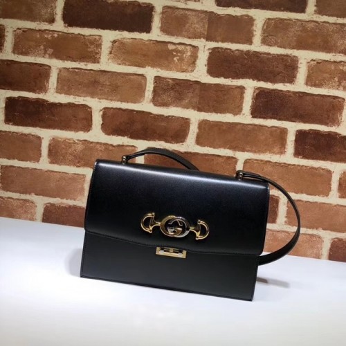 Borsa a tracolla in pelle GG Gucci A576388 nera