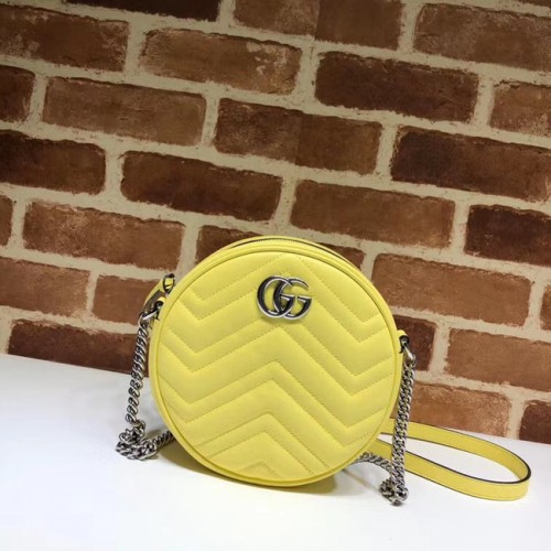 Borsa a tracolla tonda mini Gucci GG Marmont 550154 Giallo pastello