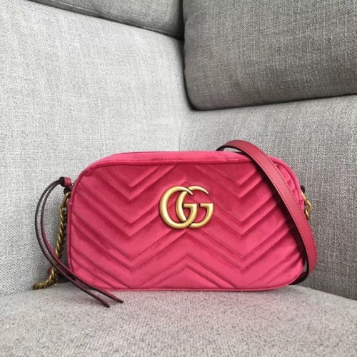 Borsa a tracolla piccola in velluto Gucci GG Marmont 447632 rosa