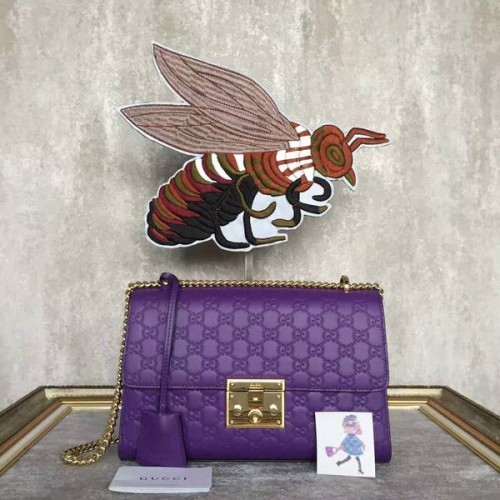 Borsa a tracolla Gucci Signature serie Gucci Padlock 409486 Viola