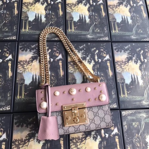 Borsa a tracolla Gucci Padlock piccola GG Pearl A409487 rosa