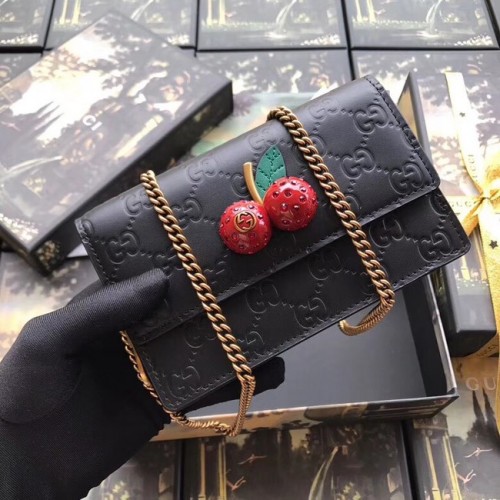 Borsa mini Gucci Signature con ciliegie 481291 Nera