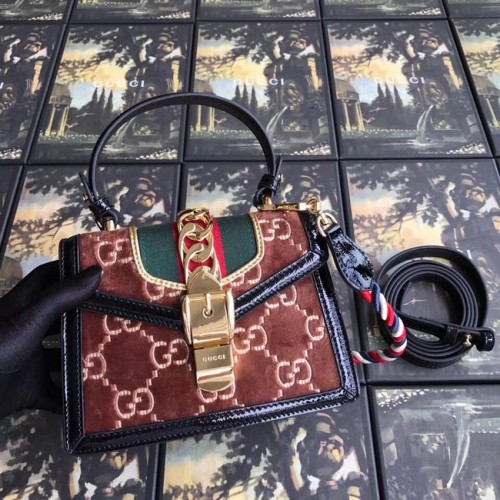 Mini borsa Gucci Sylvie GG in velluto 470270 marrone