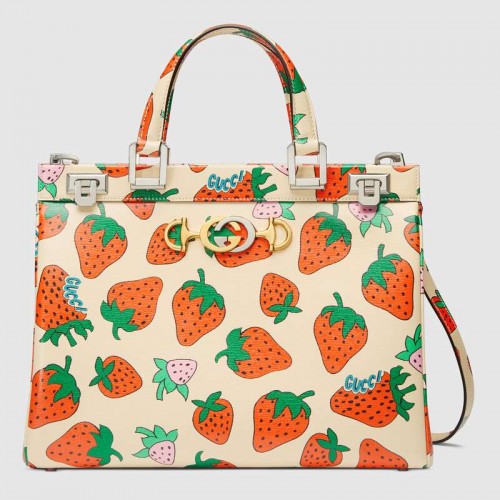 Borsa a mano media con stampa Gucci Zumi Strawberry 564714