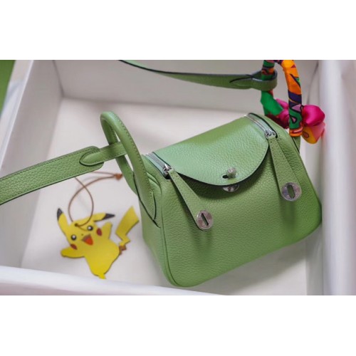 Borsa in pelle Hermes mini Lindy Togo LD19 verde e metallo tono argento