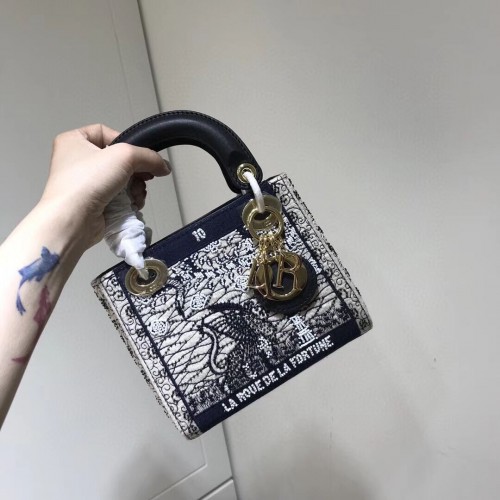 LADY DIOR pelle bovina ricamata AD0168-1