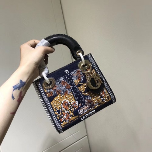 LADY DIOR pelle bovina ricamata AD0168-2