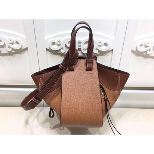 Borsa tote Loewe Hammock in pelle di vitello A9127 marrone