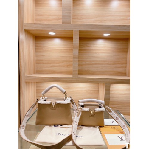Louis Vuitton CAPUCINES BB MM Lana M58608 Nudo