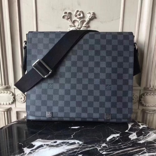 Louis Vuitton DISTRETTO MM N41029
