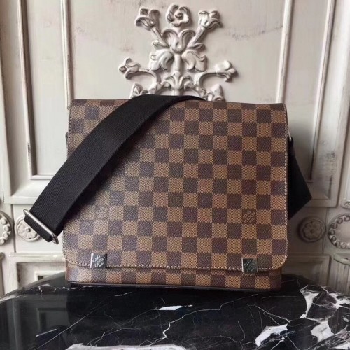 Louis Vuitton DISTRETTO PM N41031