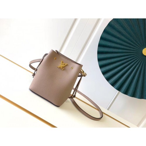 Louis Vuitton NANO LOCKME SECCHIELLO M68709 crema