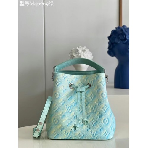 Louis Vuitton NEONOE BB M46269 verde