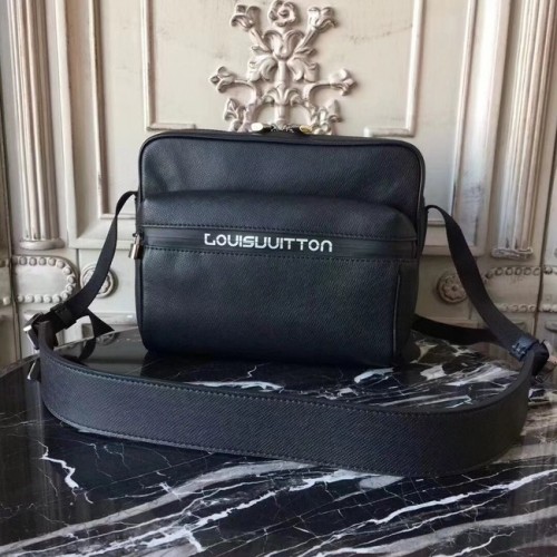 Louis Vuitton OUTDOOR MESSENGER PM M31003 Nero