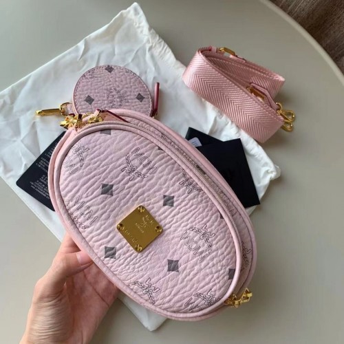 Borsa a tracolla multifunzione MCM Essential Visetos in pelle di vitello MCM96858 Pouch rosa