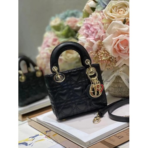 BORSA MICRO DIORAMOUR LADY DIOR pelle di agnello Cannage nera con motivo a cuore S0856ON