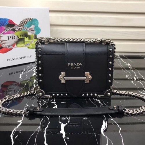 Borsa Prada Cahier in pelle con borchie 1BD045-1 nera