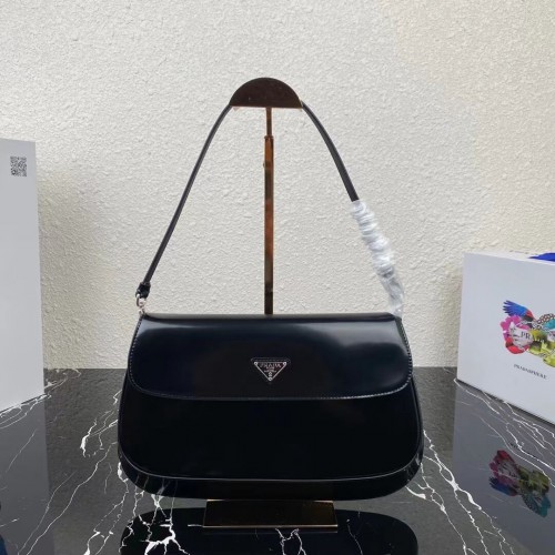 Borsa Prada Cleo in pelle spazzolata con patta 1BH276 nera