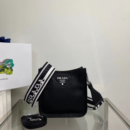 Prada Mini borsa a tracolla in pelle 1BH191 nera