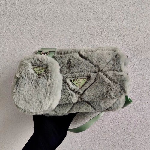 Prada Borsa a tracolla in pelo di visone 1BC292M verde chiaro