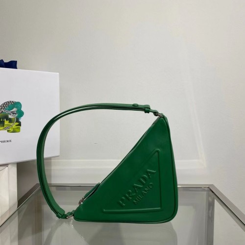 Prada Borsa a mano in nappa imbottita 1BE003 verde