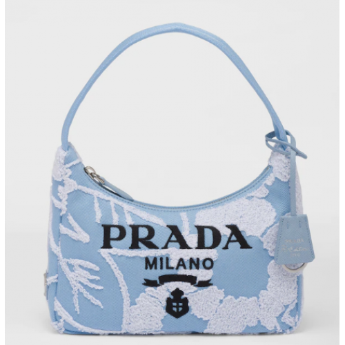 Mini borsa Prada Re-Edition 2000 in drill ricamato 1NE515 celeste